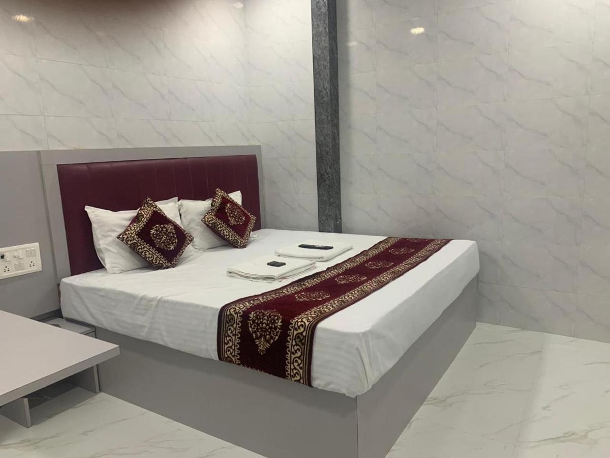 Pensión Sai Plaza, Chembur 2*