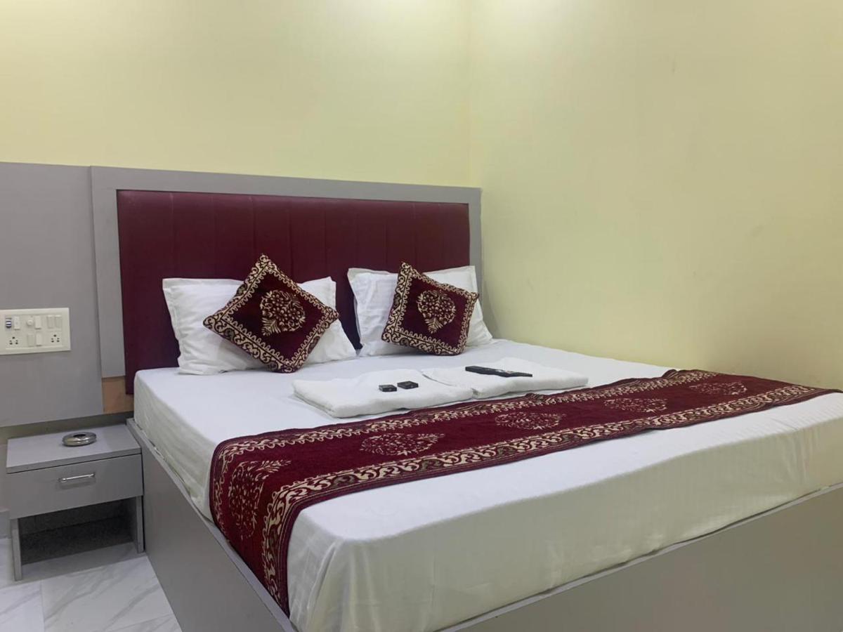 Sai Plaza, Chembur 2* Bombay