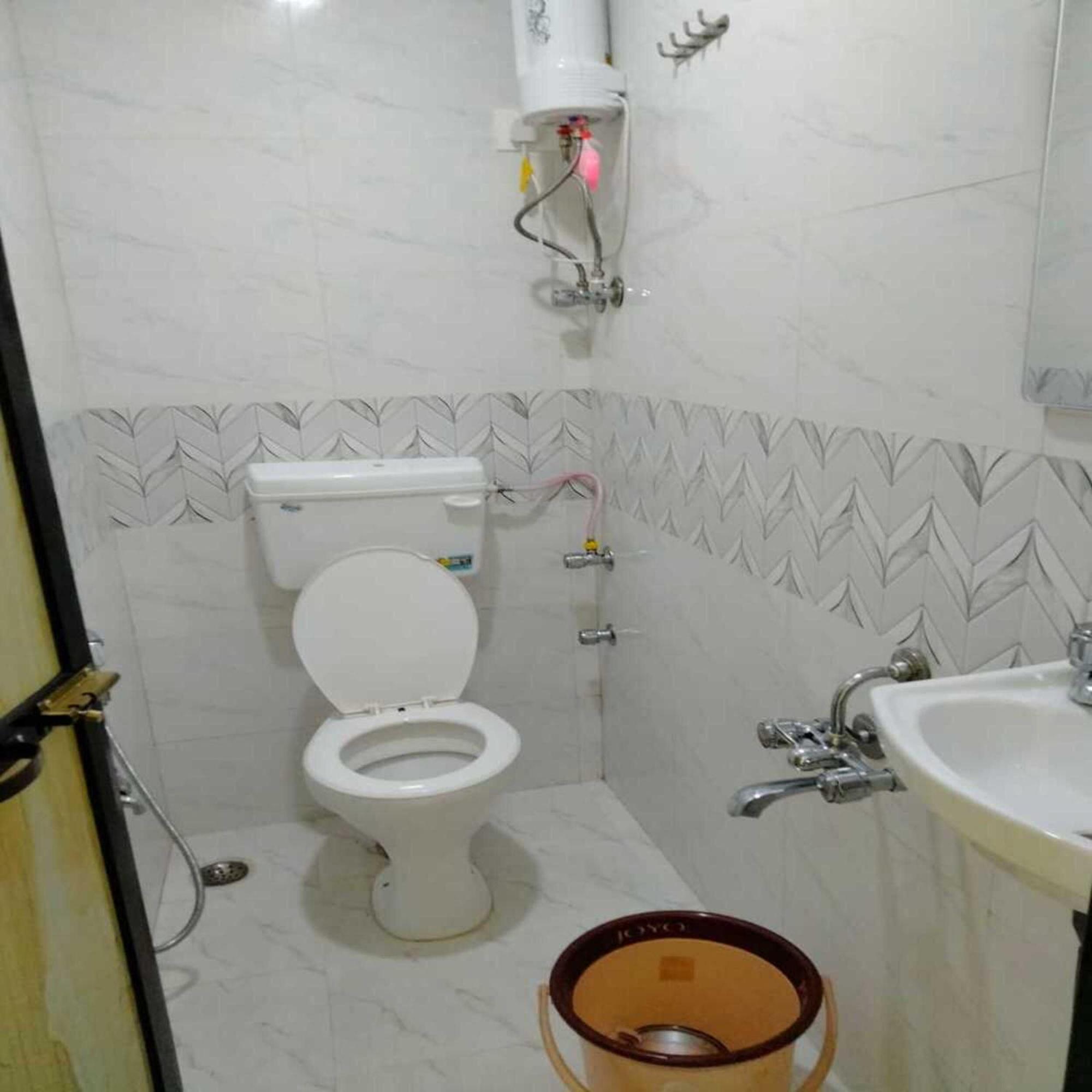 Pensión Sai Plaza, Chembur 2*