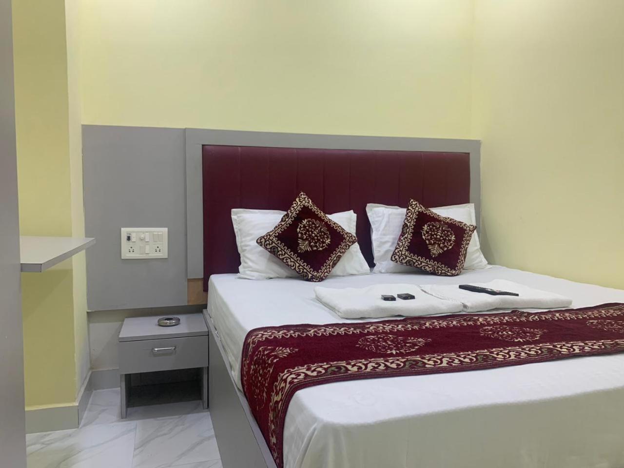 Pensión Sai Plaza, Chembur