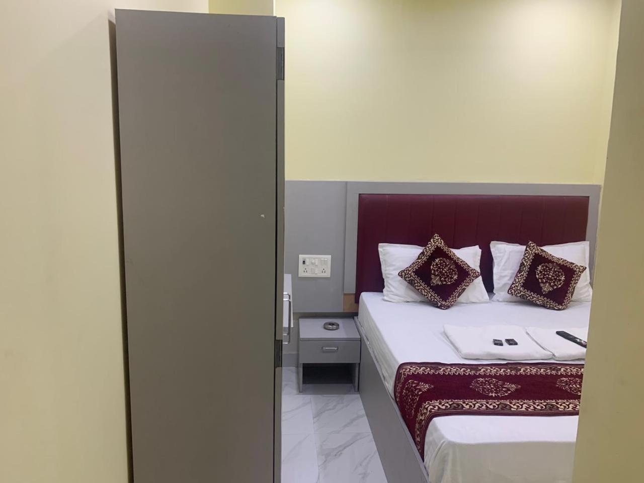 Sai Plaza, Chembur 2* Bombay